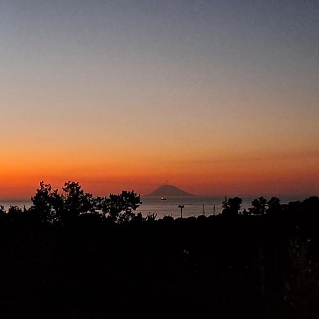 Villa Gatto Rometta Marea Bagian luar foto